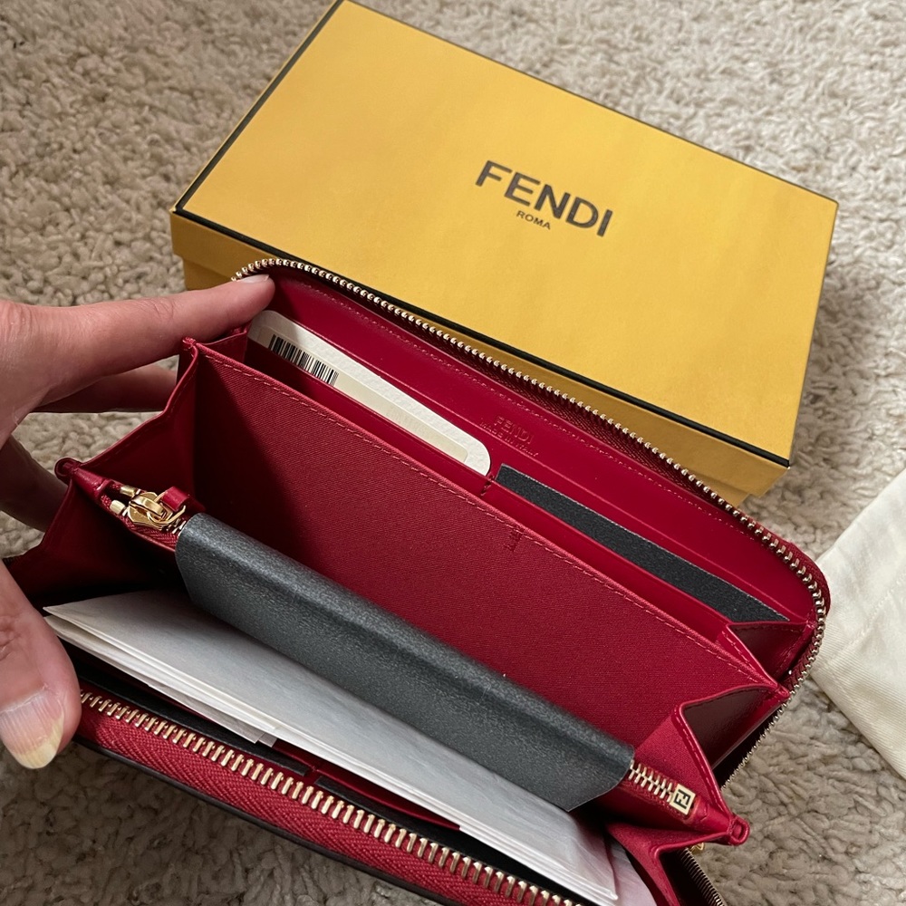 Fendi wallet NEW